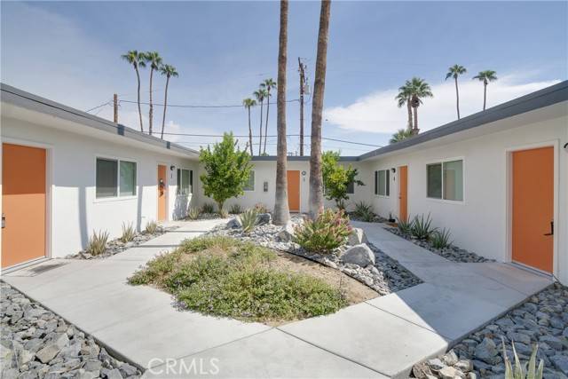 Palm Springs, CA 92264,520 S Desert View Drive