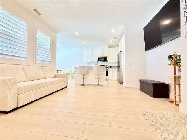 Ontario, CA 91764,1000 N Tangent Privado #303