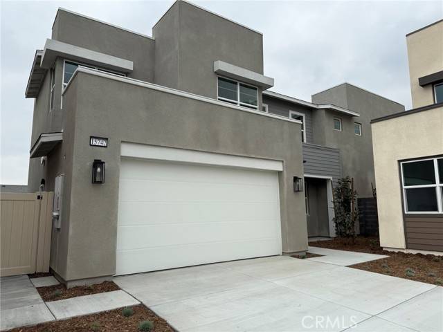 15742 Caterpillar Drive, Fontana, CA 92336