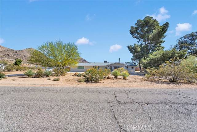 19846 Serrano Road, Apple Valley, CA 92307