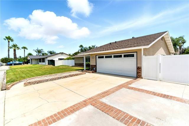 8512 Brookfield Drive, Jurupa Valley, CA 92509