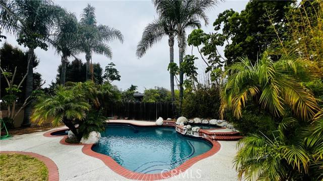 Hawthorne, CA 90250,4127 W 130th Street