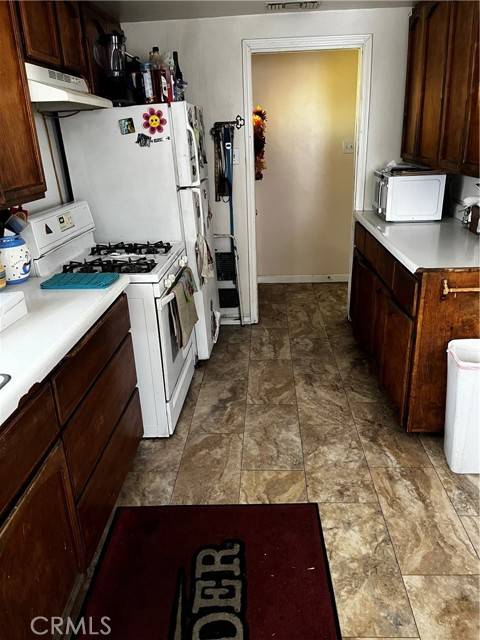 Fontana, CA 92336,7887 Kempster Avenue