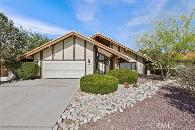 13235 Palos Grande Drive, Victorville, CA 92395