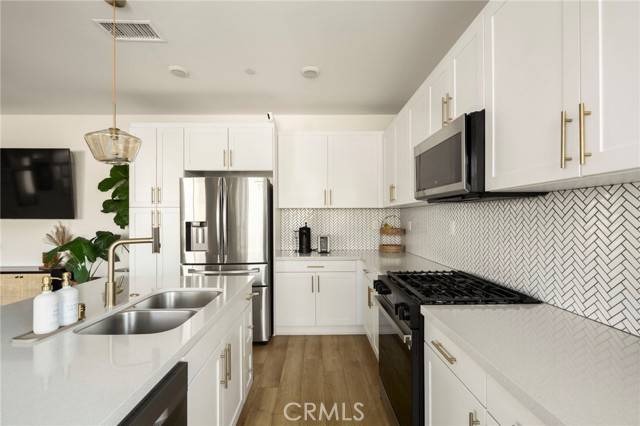 Ontario, CA 91761,3540 E Peckham Paseo #5