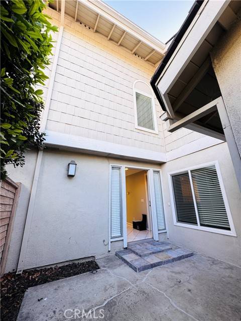 Irvine, CA 92604,136 Briarwood #50