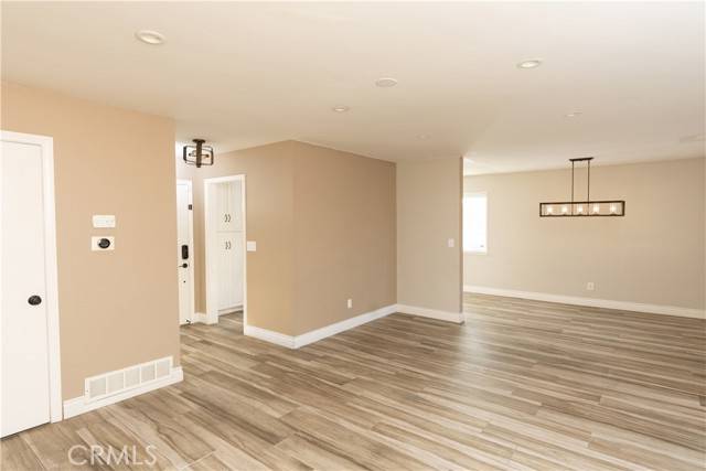 San Diego, CA 92111,6926 Quemoy Court
