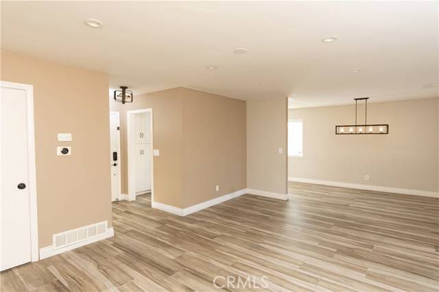 San Diego, CA 92111,6926 Quemoy Court