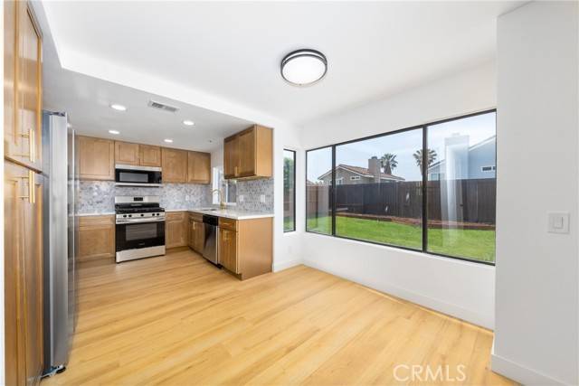 Fontana, CA 92336,17253 Dolphin Street