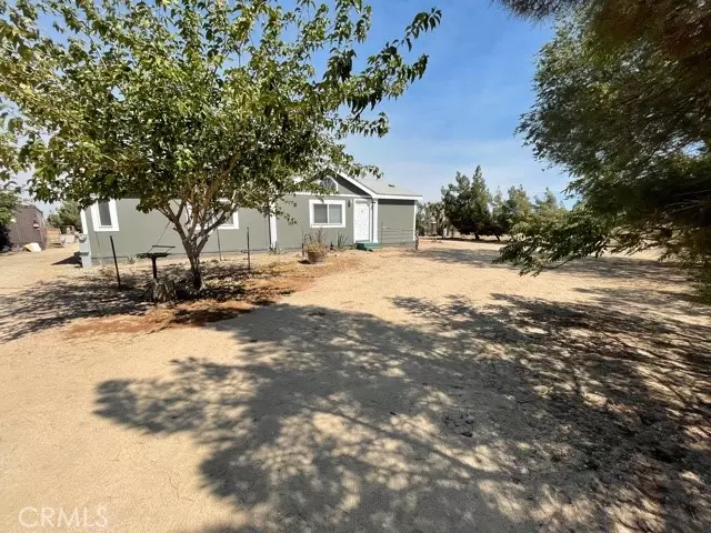 5874 Nielson Road, Phelan, CA 92371