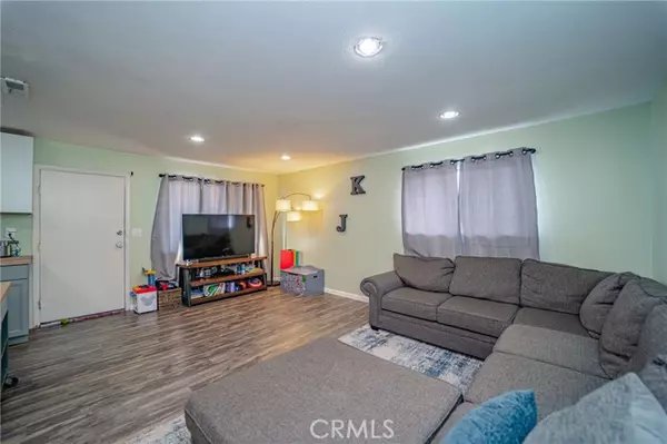 Azusa, CA 91702,1053 W Sierra Madre Avenue #4