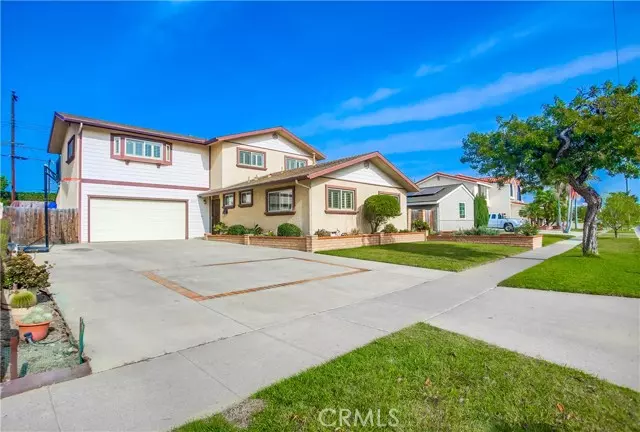 5321 Myra Avenue, Cypress, CA 90630