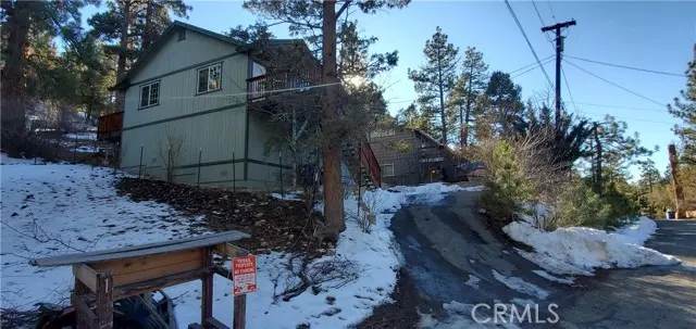 132 E Aeroplane Boulevard, Big Bear City, CA 92314