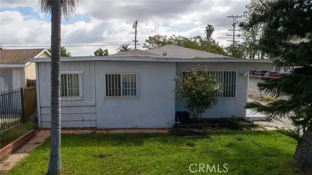 Compton, CA 90221,116 N Holly Avenue