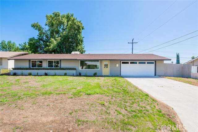 6727 Park Avenue, Rialto, CA 92376