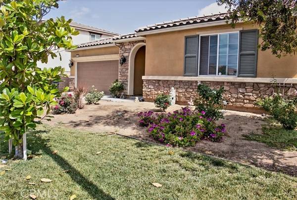 864 Santona Court, Perris, CA 92571