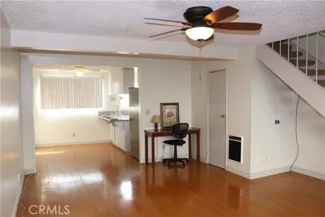 Inglewood, CA 90302,852 W Beach Avenue #14