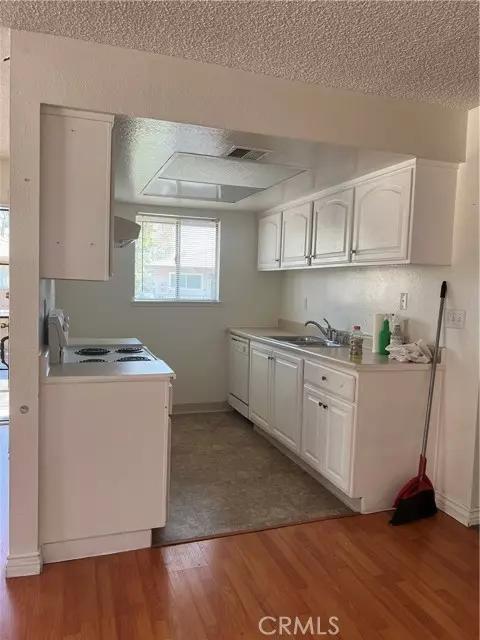 Azusa, CA 91702,992 W Calle Del Sol #4