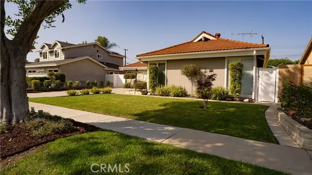 11671 Pine Street, Los Alamitos, CA 90720