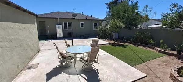 Colton, CA 92324,943 E Olive Street