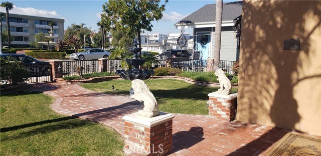 Long Beach, CA 90803,5717 E The Toledo