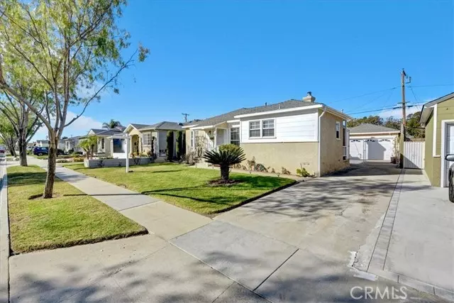 Lakewood, CA 90712,2937 Deerford Street