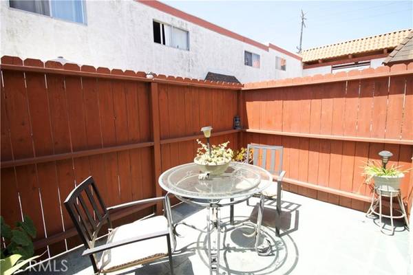 Inglewood, CA 90302,852 W Beach Avenue #10