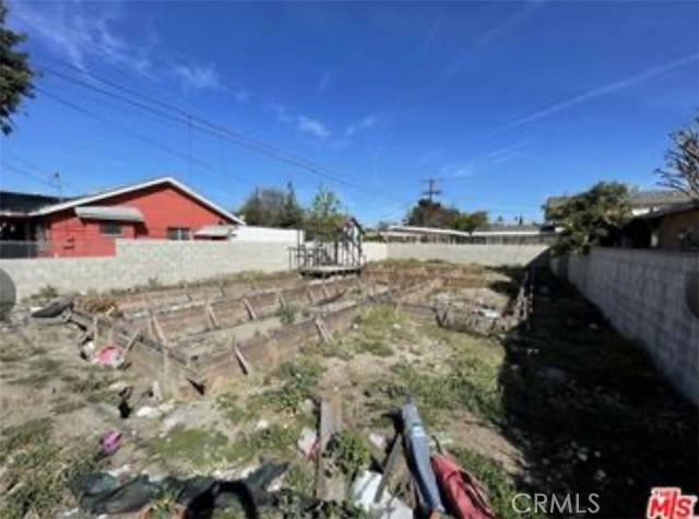 Los Angeles, CA 90044,661 W 65th