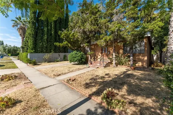 5727 Newcastle Avenue, Encino, CA 91316