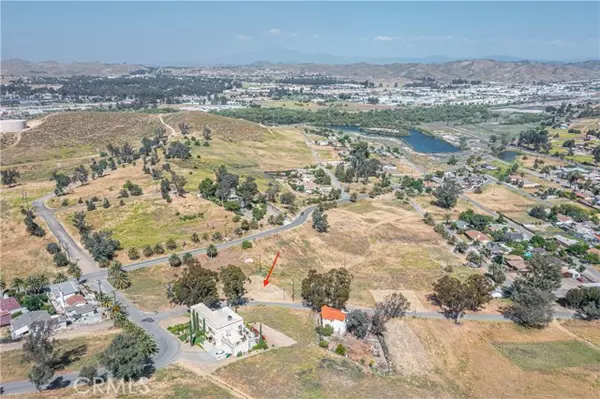 Lake Elsinore, CA 92530,29520 La Shell