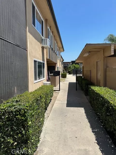 Baldwin Park, CA 91706,3030 Vineland Avenue #11