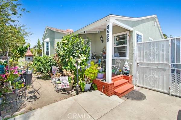 8688 S Gate Avenue, South Gate, CA 90280