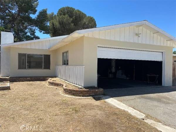 44511 Andale Avenue, Lancaster, CA 93535