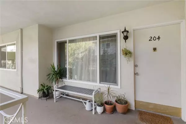 Glendale, CA 91206,315 N Louise Street #204