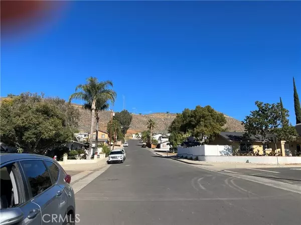 Lake Elsinore, CA 92530,0 lake