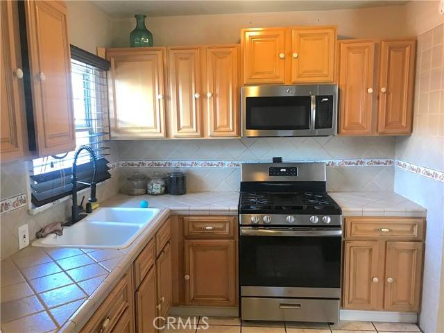 878 E Hawthorne Place, Pomona, CA 91767