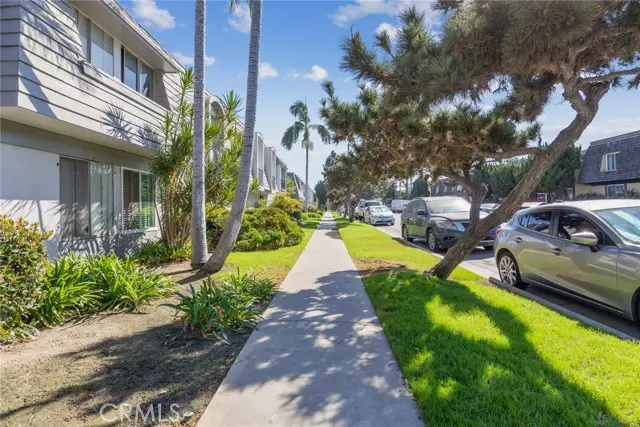 Long Beach, CA 90805,5530 Ackerfield Avenue #502