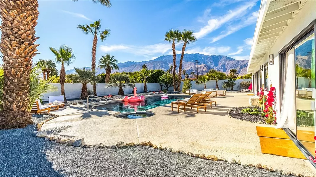 1874 N Los Alamos Road, Palm Springs, CA 92262