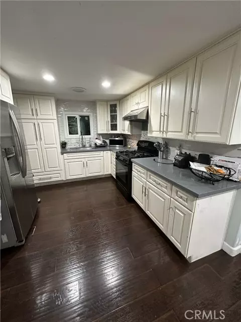 Corona, CA 92882,995 Pomona #79