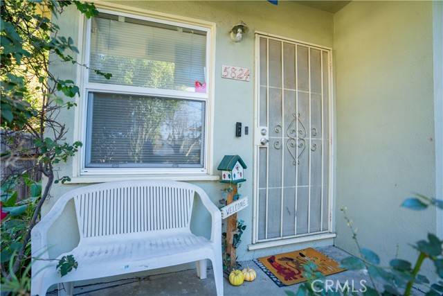 Van Nuys, CA 91411,5822 Kester Avenue