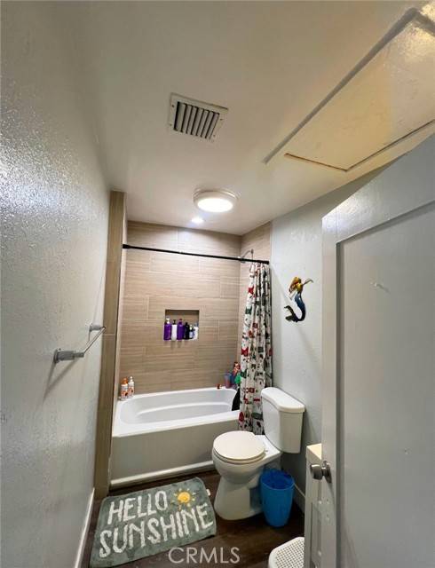 Long Beach, CA 90805,1917 E 61st