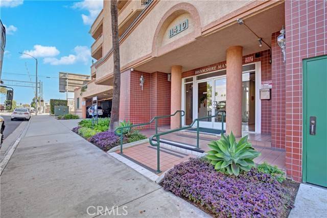 Downey, CA 90241,11410 Brookshire Avenue #208