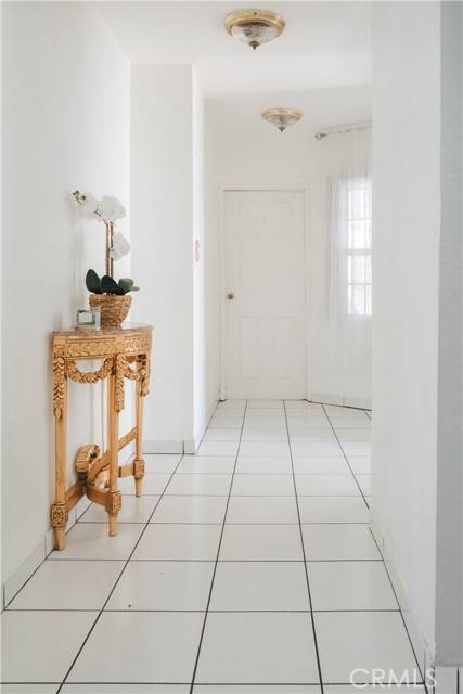 South Gate, CA 90280,8945 San Antonio Avenue