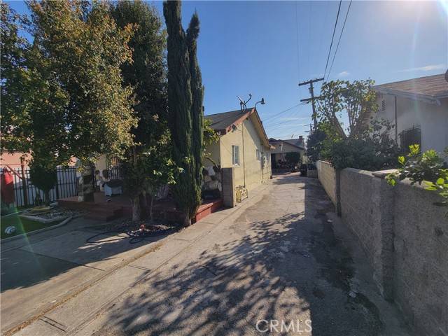 5510 S San Pedro Street, Los Angeles, CA 90011