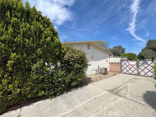 Hemet, CA 92543,840 S Gilbert St