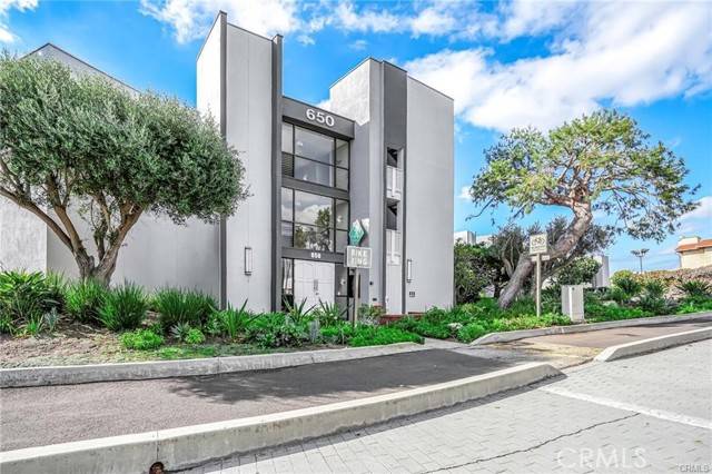 Redondo Beach, CA 90277,650 The Village #204