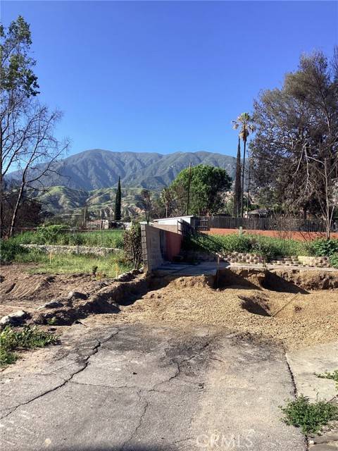 305 W Las Flores, Altadena, CA 91001