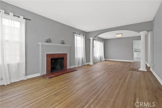Hyde Park, CA 90043,5939 5th Ave