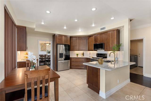 Rancho Santa Margarita, CA 92688,36 Via Tronido