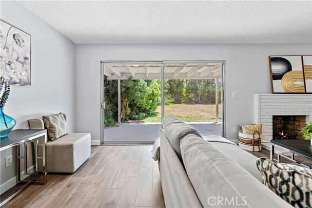 Los Alamitos, CA 90720,11752 Pine Street